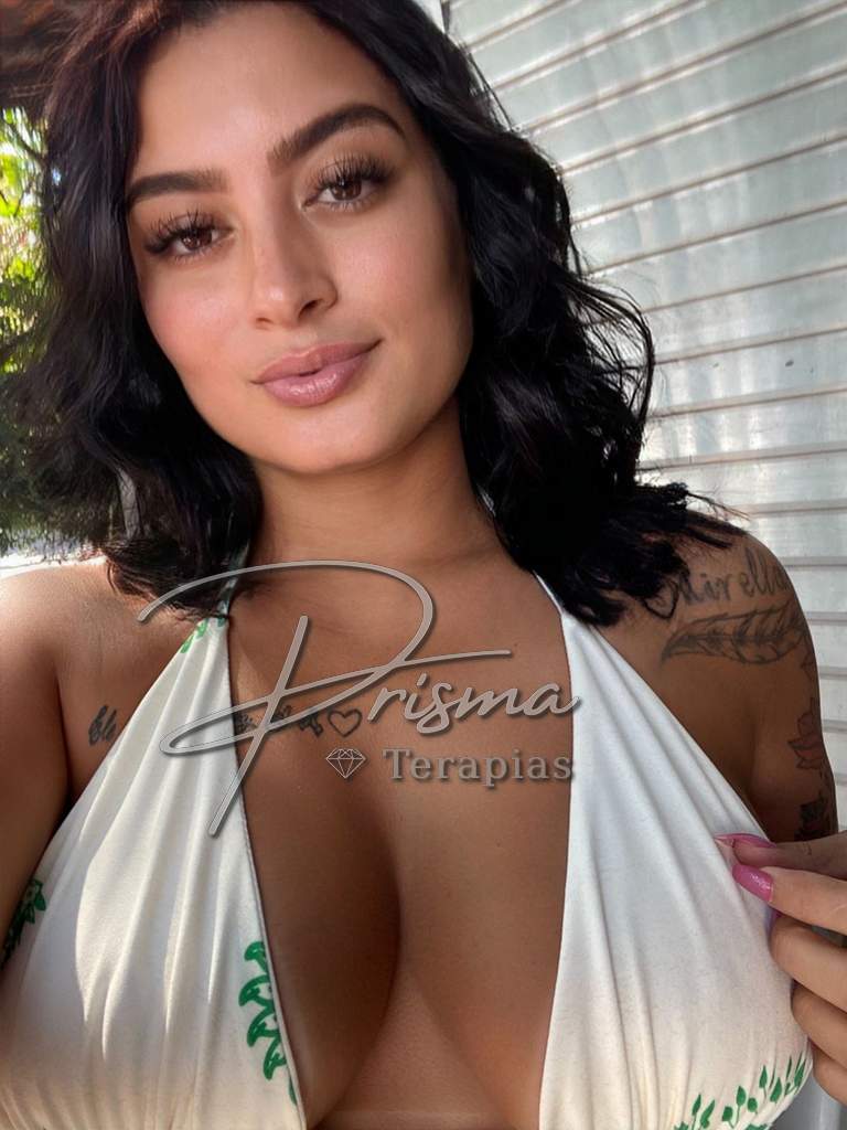 thayla 04